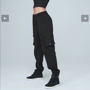 Alo Yoga It Girl Cargo Pants